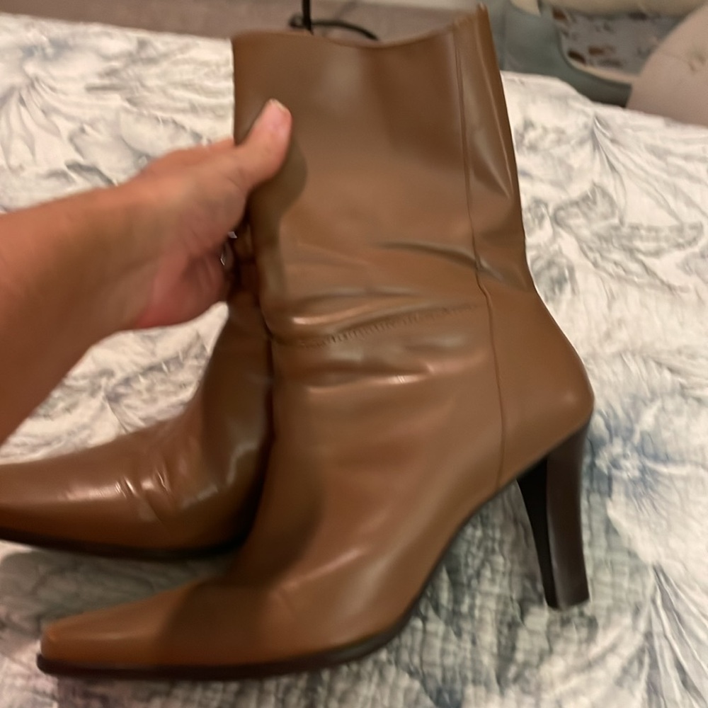 Divinity brown booties - Picture 3 of 3